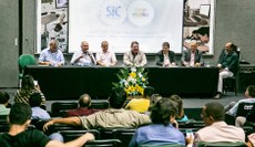 O painel de abertura do Maracanaú Científico discutiu o potencial de crescimento do distrito industrial (Foto: Guilherme Braga)