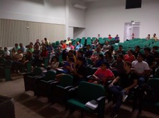 Imagem para nota sobre palestra de Teoria da Relatividade