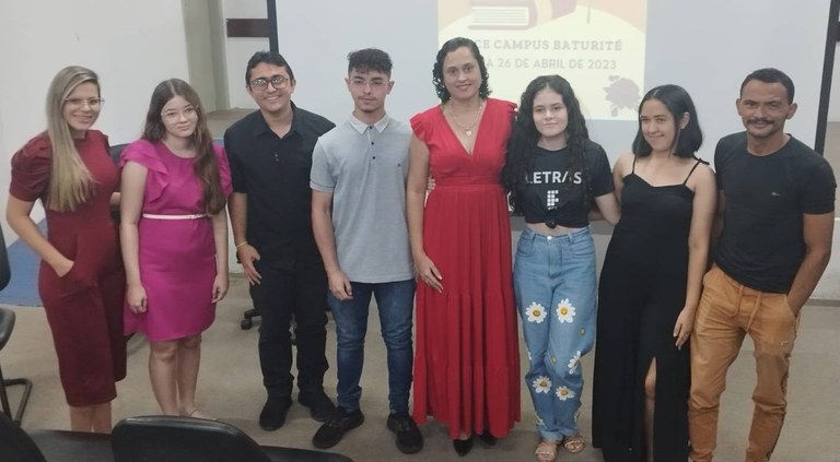 Alunos escritores (1).jpg