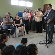  Reitor Virgílio Araripe em formatura no CID Renascer (foto: divulgação)