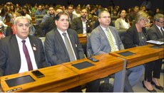 Reitor Virgílio Araripe compareceu à sessão solene