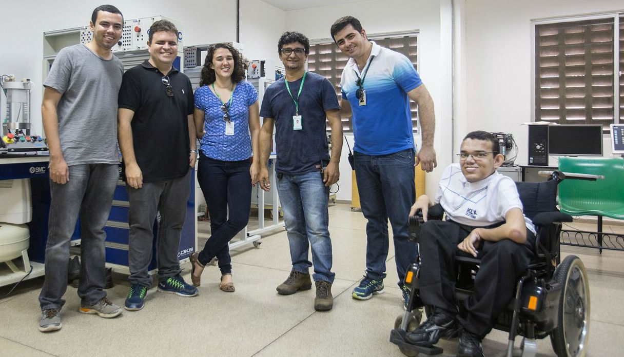 Equipe de produção do novo vídeo institucional durante gravações no campus de Cedro