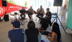 Alunos e servidores comemoraram juntos o Dia do Estudante (Foto: Diogenilson Aquino)