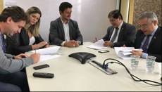 Gestores do IFCE e diretores da Bematech assinam parceria em Curitiba 