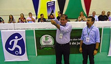 Reitor lançou o programa na abertura do Encontro dos Servidores (Foto: Saulo Rego)