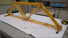 O projeto vencedor do campeonato de Pontes de Macarrão