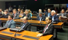 Reitor do IFCE participou de reunião em defesa dos institutos federais