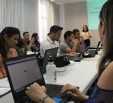 Servidores participam de curso sobre Tesouro Gerencial (foto: Deborah Sampaio)