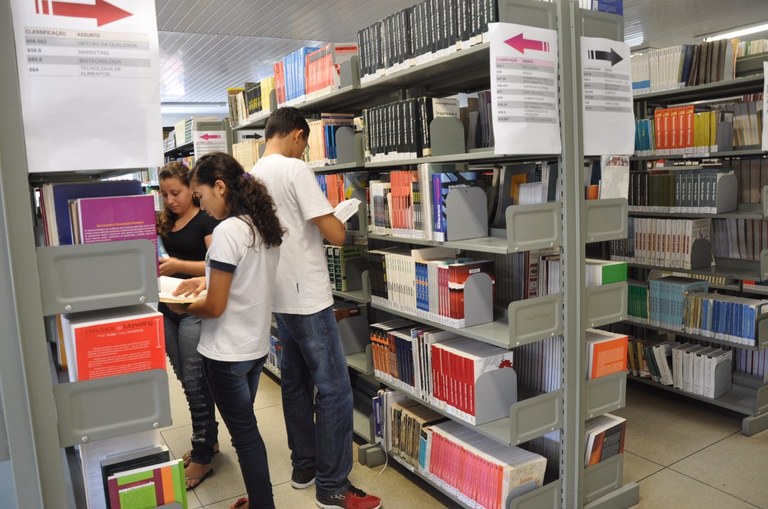 Biblioteca Campus Limoeiro do Norte Biblioteca Campus Limoeiro do Norte