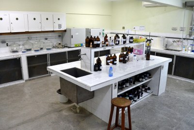 Lab Analise Fisico-Quimica - LAAE.JPG Lab Analise Fisico-Quimica - LAAE.JPG