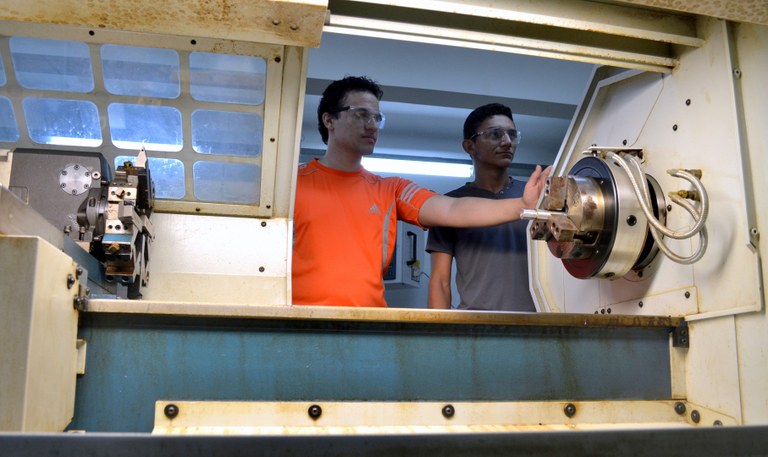 Lab CNC e Robótica.JPG