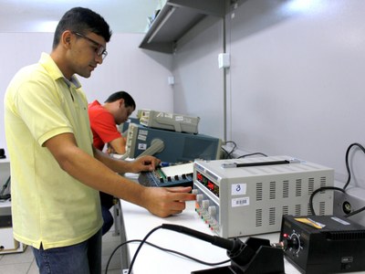 Lab Eletronica II.JPG Lab Eletronica II.JPG