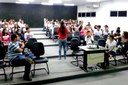 Estudantes participam de palestra no auditório do campus (Foto: Ícaro Diógenes) 