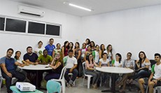 Turma de Administração arrecada alimentos, roupas, calçados, brinquedos e livros para doação.