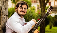 Octávio Deluchi conduzirá recital no primeiro dia do Ciclo Violonístico (Foto: Divulgação)