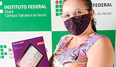 Chega a 106 a quantidade de alunos contemplados com tablets no campus Tabuleiro do Norte.