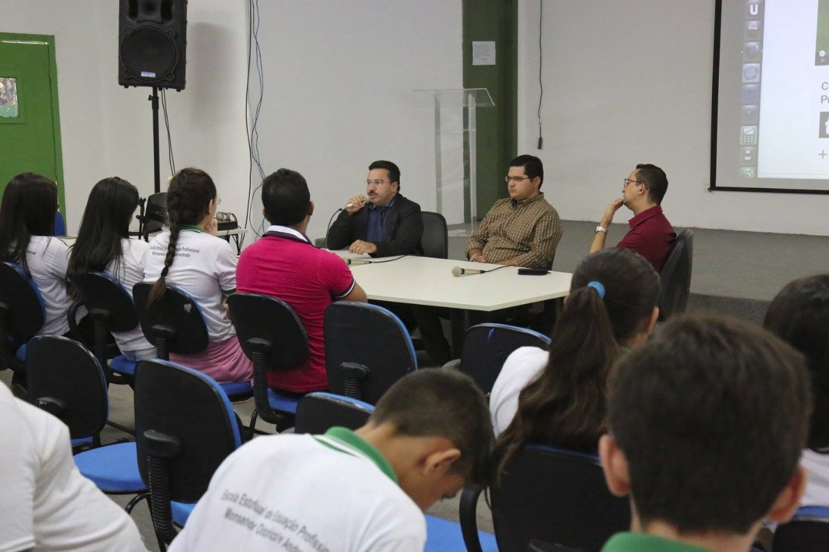 Palestras com profissionais