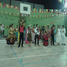 Apresentação de quadrilha na festa