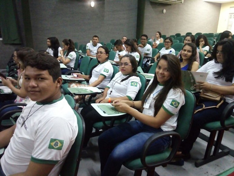 Estudantes em auditório