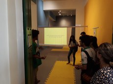 Estudantes em exposição