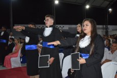 Formandos em solenidade de conclusão de cursos