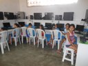 Crianças em aula do projeto