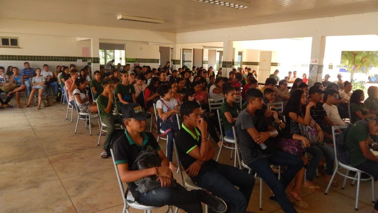 Umirim promove palestra sobre drogas Umirim promove palestra sobre drogas