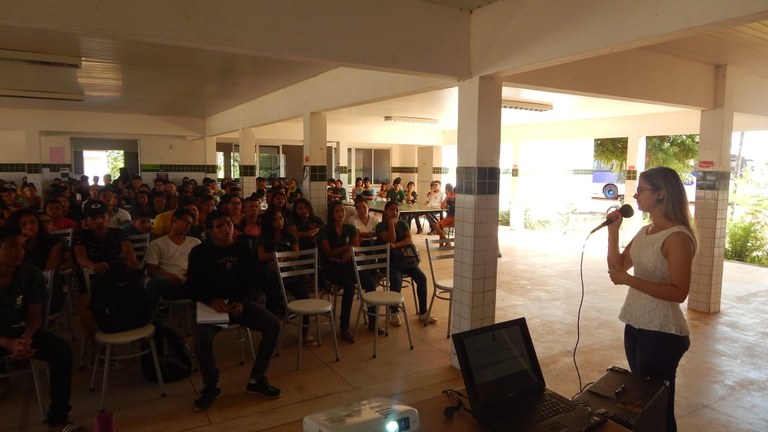Umirim promove palestra sobre drogas Umirim promove palestra sobre drogas